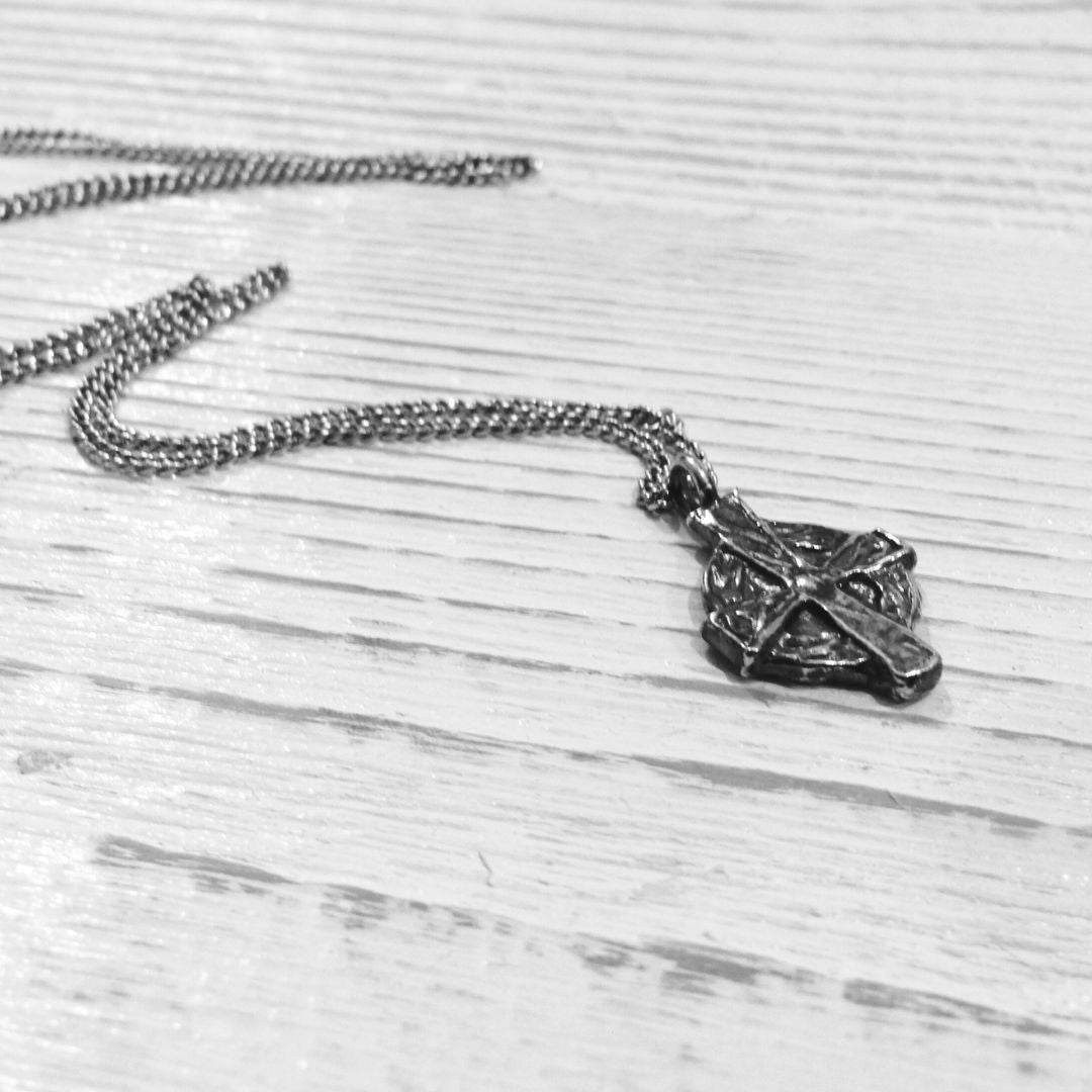 Collana croce cerchiata - CL614 - Spadarella Gioielli