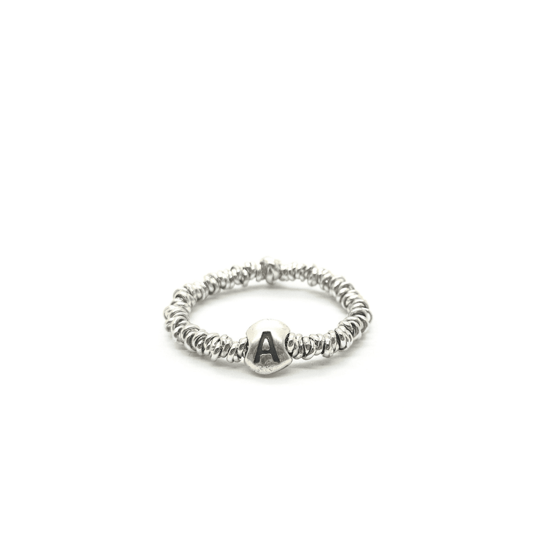 Anello elastico con anellini e letterina - SPAN57 - Spadarella Gioielli