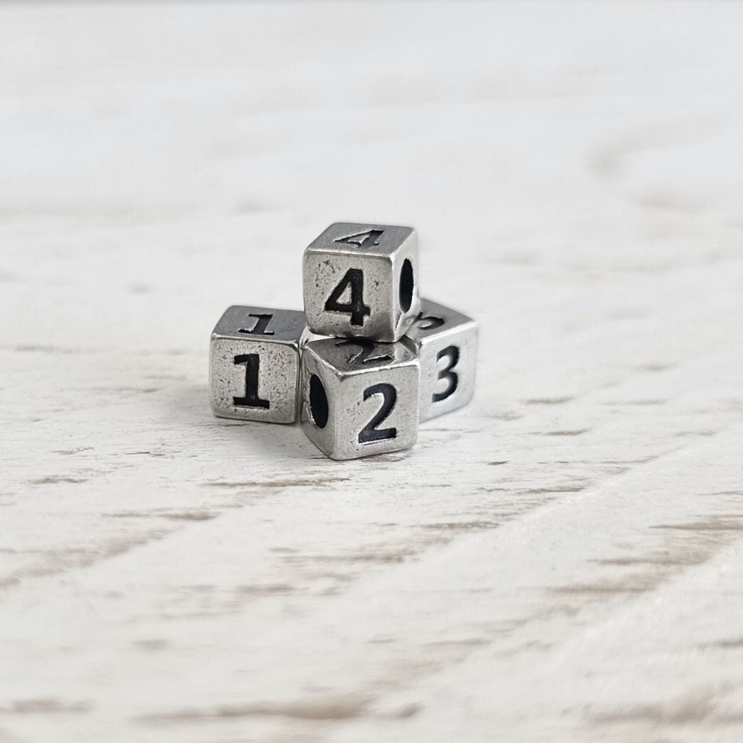 Talking cubes bracelet