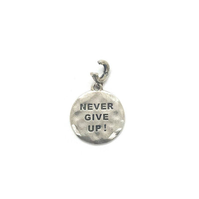 Charm targhetta Never give up - CIC16 - Spadarella Gioielli