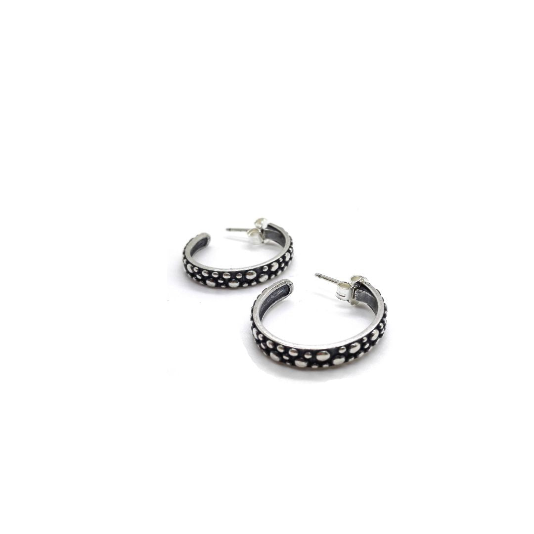 Hammered Hoop Earrings - Or791